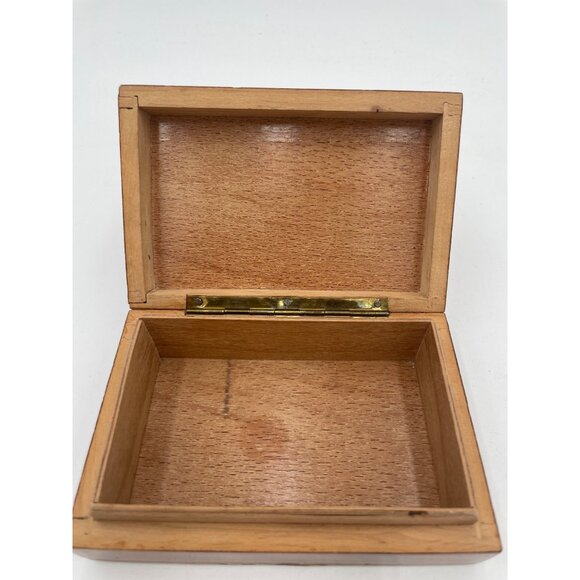 Vintage Wooden Trinket Box With Ornate Inlay Design & Hinged Lid - Picture 2 of 4